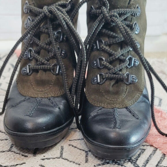 TOD’s Duck Lace Up Heeled Booties in Olive Green Suede & Black, sz 6.5 - Picture 5 of 16